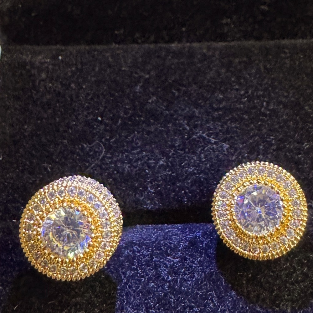 New Elegant Gold and Silver Stud Earrings